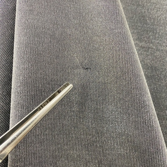 SILVERY GREY STRETCH KNIT FABRIC LIQUID METAL LOOK - Picture 6 of 7